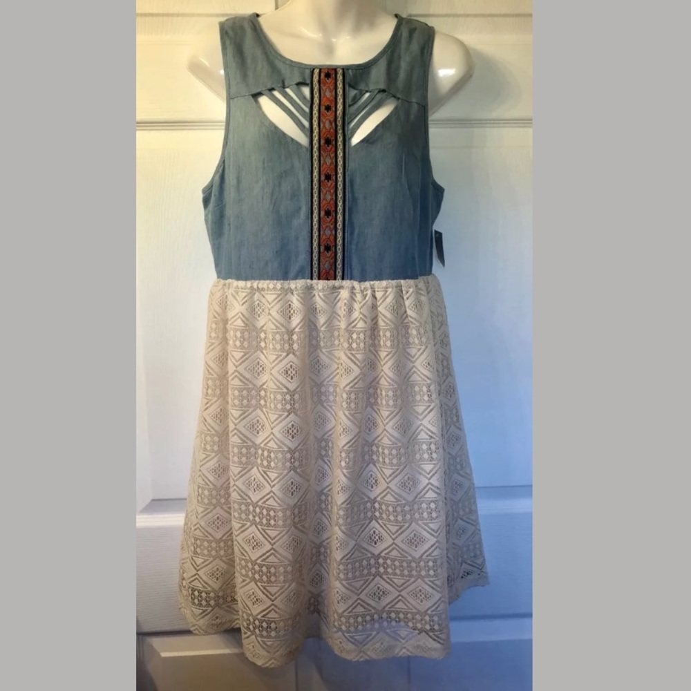 Flying Tomato Chambray ivory lace cut out dress